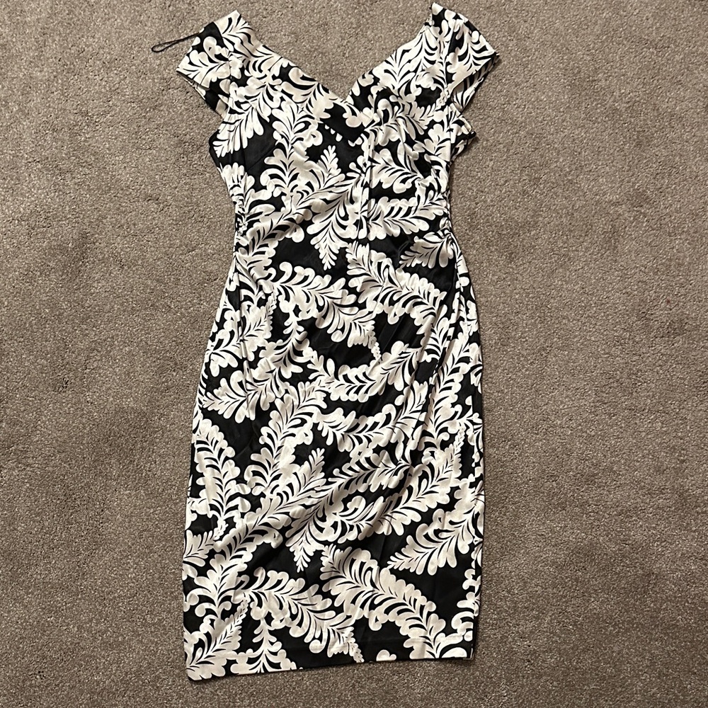 Maggy London Black and Cream Leaf Print Midi Dress